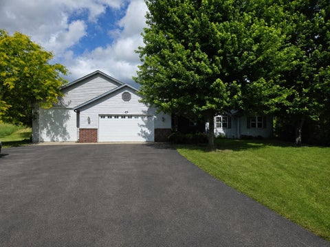 Photo of W7918 Payton Drive, Pardeeville, WI 53954 (MLS # 2025206)