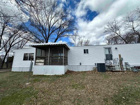 W5410 County Road G, Mauston, WI 53948 - #: 1993406