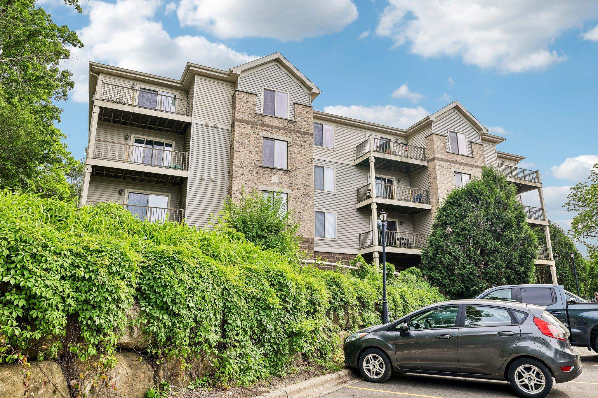 7203 Mid Town Road 212