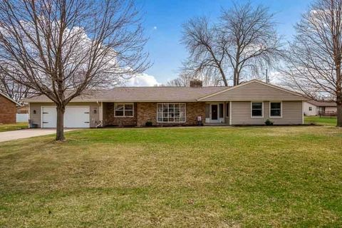 Photo of 726 E Petunia Lane, Beloit, WI 53511 (MLS # 2019291)