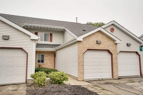 Photo of 964 Rockefeller Lane, Madison, WI 53704 (MLS # 2033035)