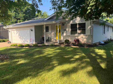 Photo of 1938 Bootmaker Drive, Beloit, WI 53511 (MLS # 2027729)