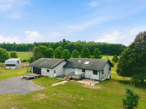 Photo of 1129 Gem Drive, Wisconsin Dells, WI 53965 (MLS # 2031074)