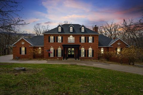 Photo of 77 Roosevelt Drive, East Dubuque, IL 61025 (MLS # 2019788)