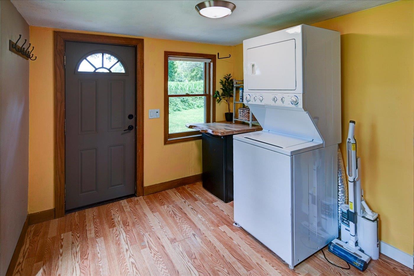 Stoughton, Wisconsin 53589, United States, 1 Bedroom Bedrooms, ,1 BathroomBathrooms,Residential,Active,175460