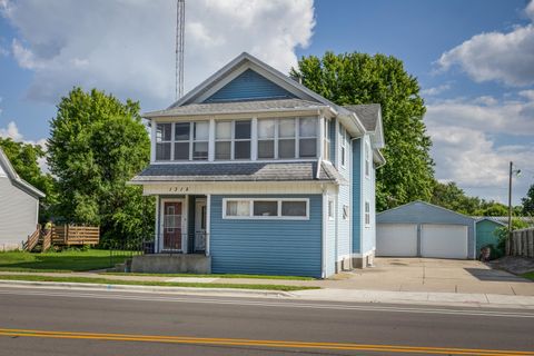 Photo of 1315 W Court Street, Janesville, WI 53548 (MLS # 2026497)
