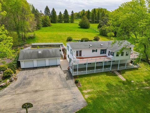 Photo of W8919 Ripley Road, Cambridge, WI 53523 (MLS # 2022659)