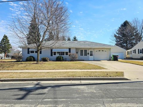 Photo of 631 Maxon Street, Waupun, WI 53963 (MLS # 2018095)