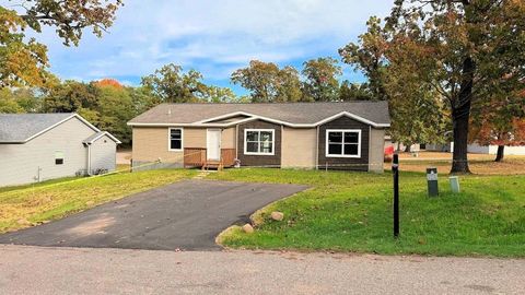 Photo of 73 Morningside Road, Baraboo, WI 53913 (MLS # 2005113)