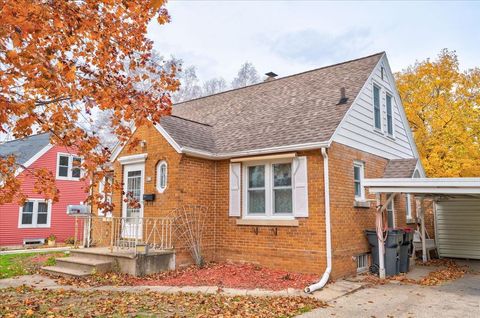 Tiny photo for 917 E Madison Street, Waterloo, WI 53594 (MLS # 2012454)