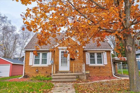 Tiny photo for 917 E Madison Street, Waterloo, WI 53594 (MLS # 2012454)
