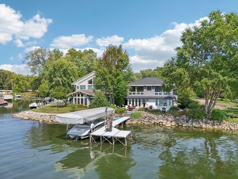 Photo of 2800 Tomahawk Court, Middleton, WI 52562 (MLS # 2022596)