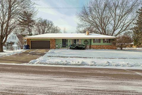 Photo of 52 S Martin Road, Janesville, WI 53545 (MLS # 2015206)