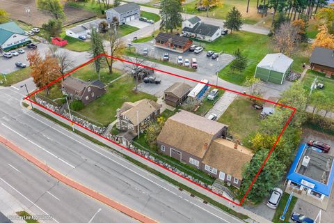 Photo of 126 W Munroe Avenue, Wisconsin Dells, WI 53965 (MLS # 2011383)