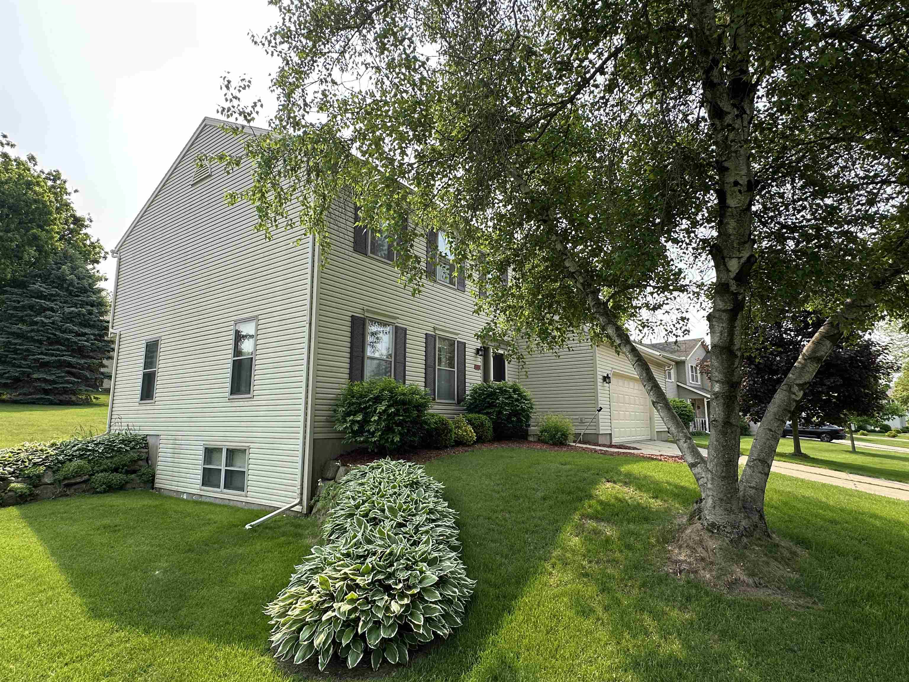 Stoughton, Wisconsin 53589, United States, 3 Bedrooms Bedrooms, ,3 BathroomsBathrooms,Residential,Pending,140940