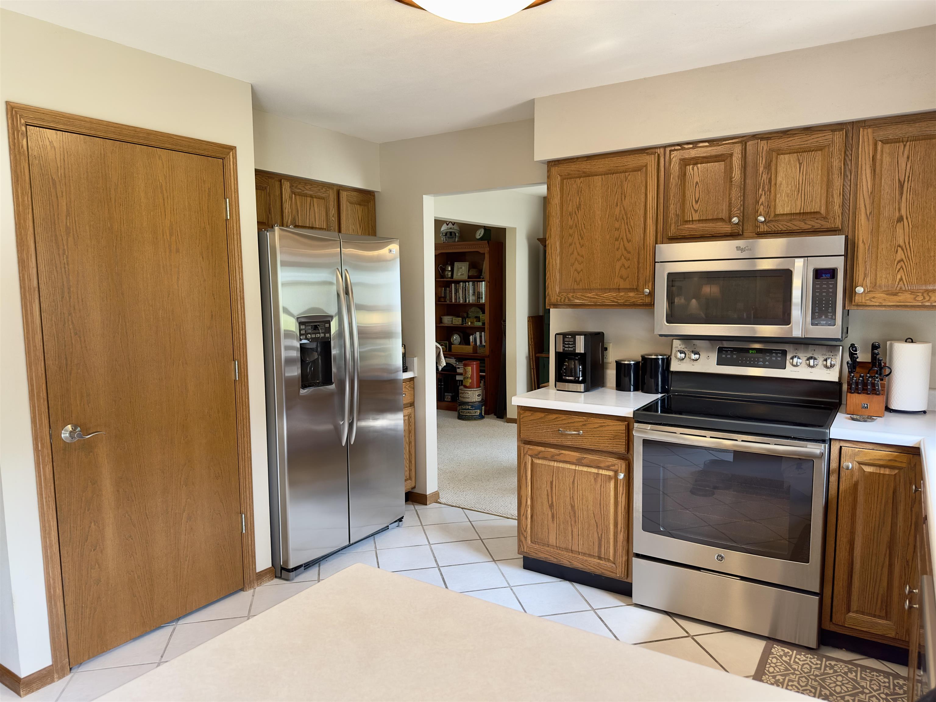 Stoughton, Wisconsin 53589, United States, 3 Bedrooms Bedrooms, ,3 BathroomsBathrooms,Residential,Pending,140940