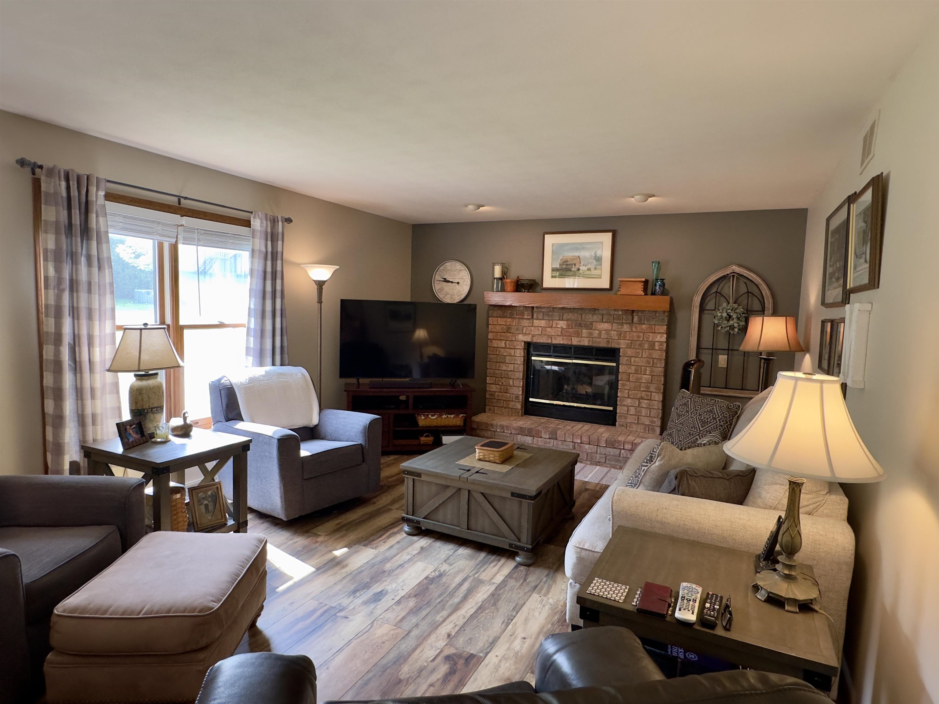 Stoughton, Wisconsin 53589, United States, 3 Bedrooms Bedrooms, ,3 BathroomsBathrooms,Residential,Pending,140940