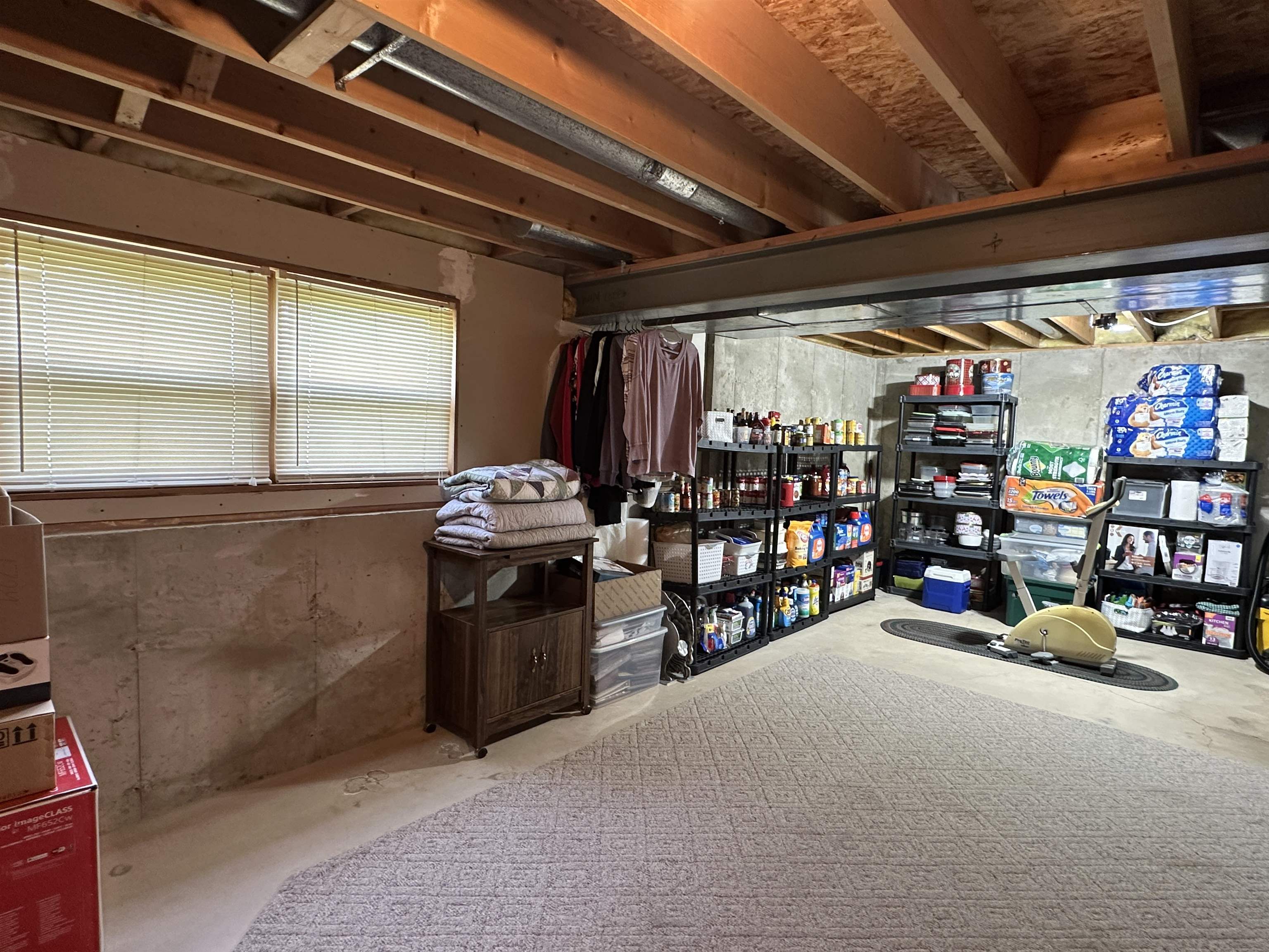 Stoughton, Wisconsin 53589, United States, 3 Bedrooms Bedrooms, ,3 BathroomsBathrooms,Residential,Pending,140940