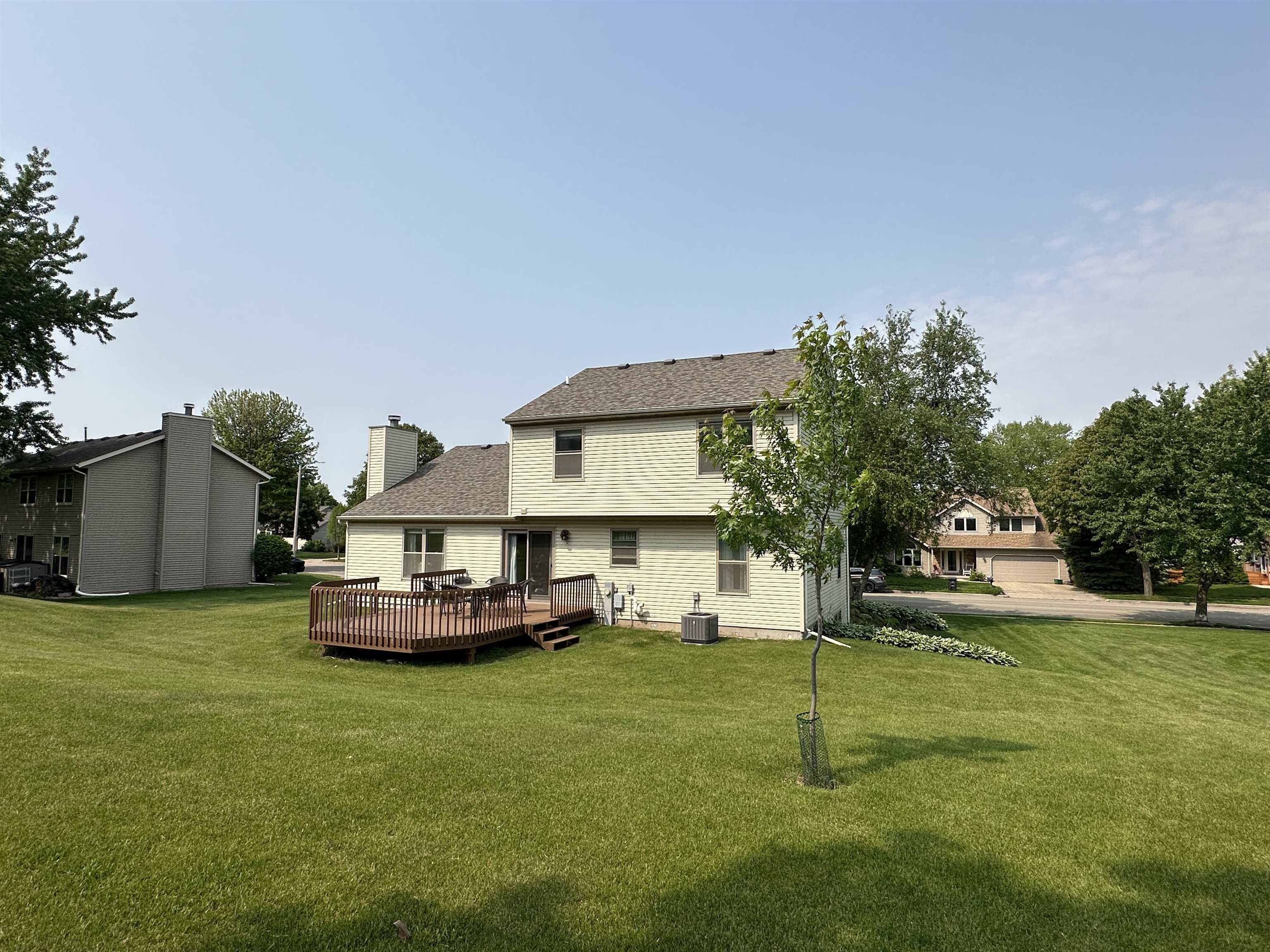 Stoughton, Wisconsin 53589, United States, 3 Bedrooms Bedrooms, ,3 BathroomsBathrooms,Residential,Pending,140940