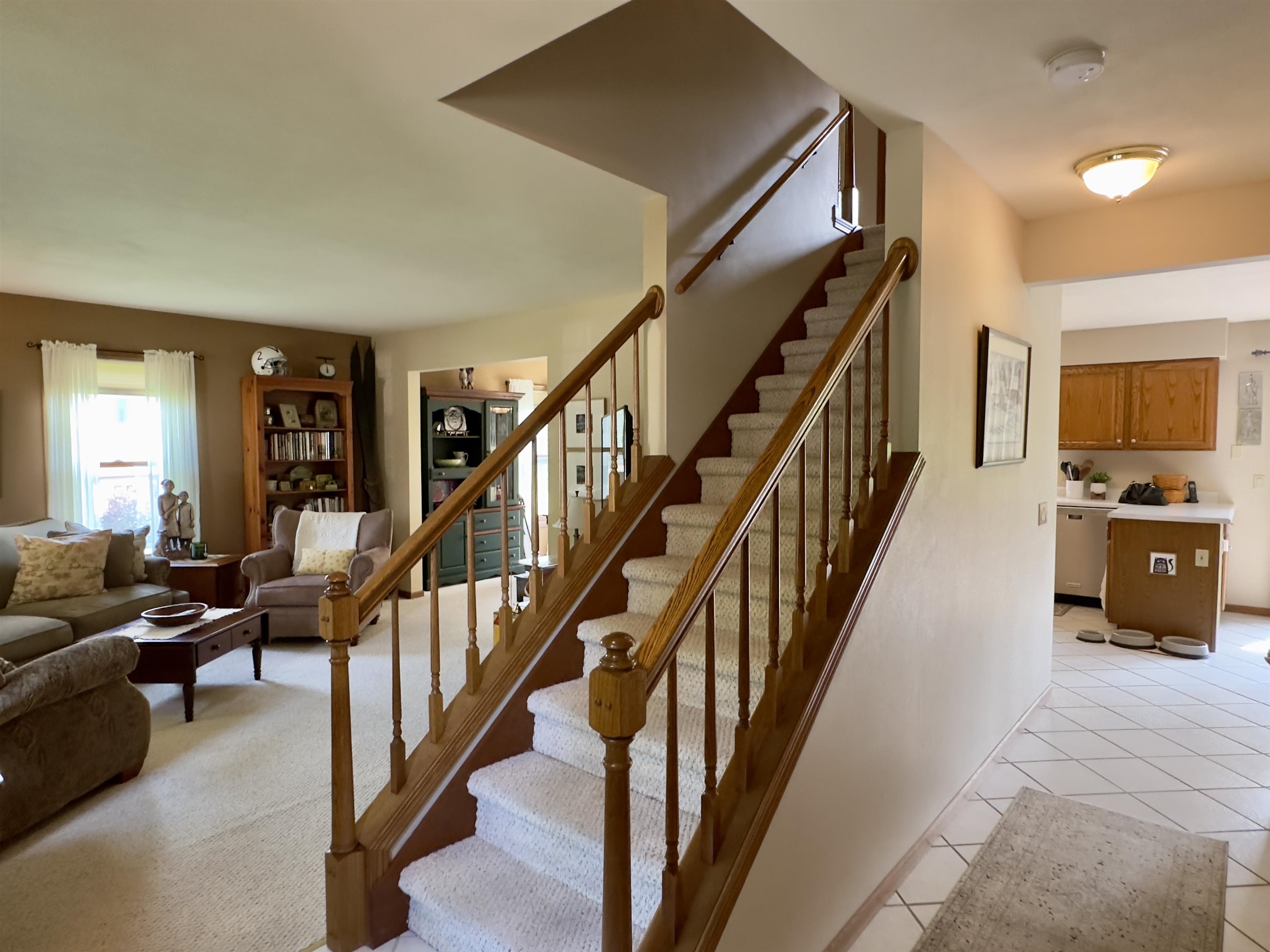 Stoughton, Wisconsin 53589, United States, 3 Bedrooms Bedrooms, ,3 BathroomsBathrooms,Residential,Pending,140940