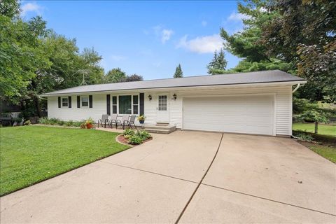 Photo of 118 Violet Circle, Madison, WI 53714 (MLS # 2023143)