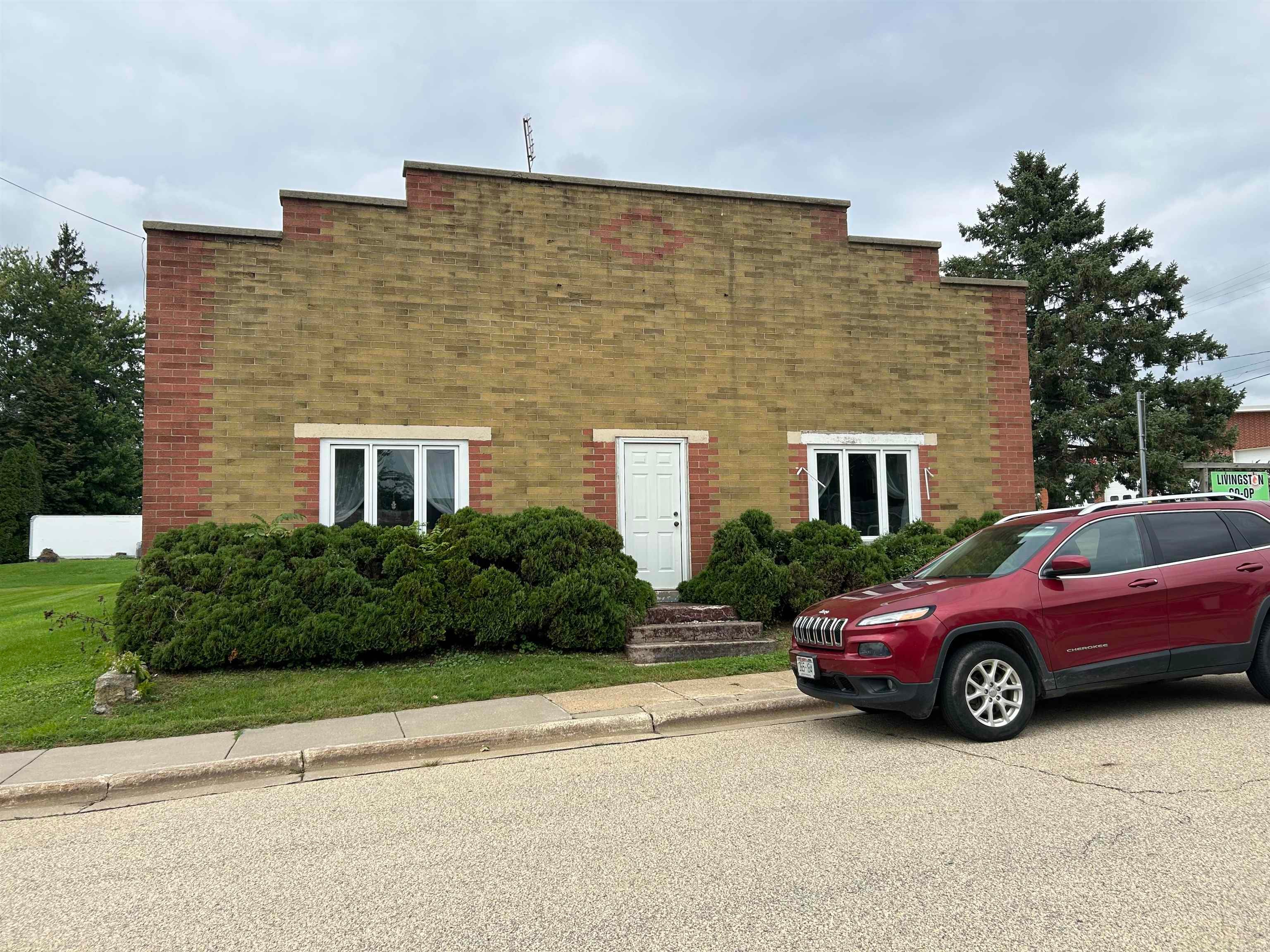 405 W Barber Avenue