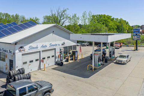 Photo of 60 W Main Street, Reedsburg, WI 53959 (MLS # 2023637)