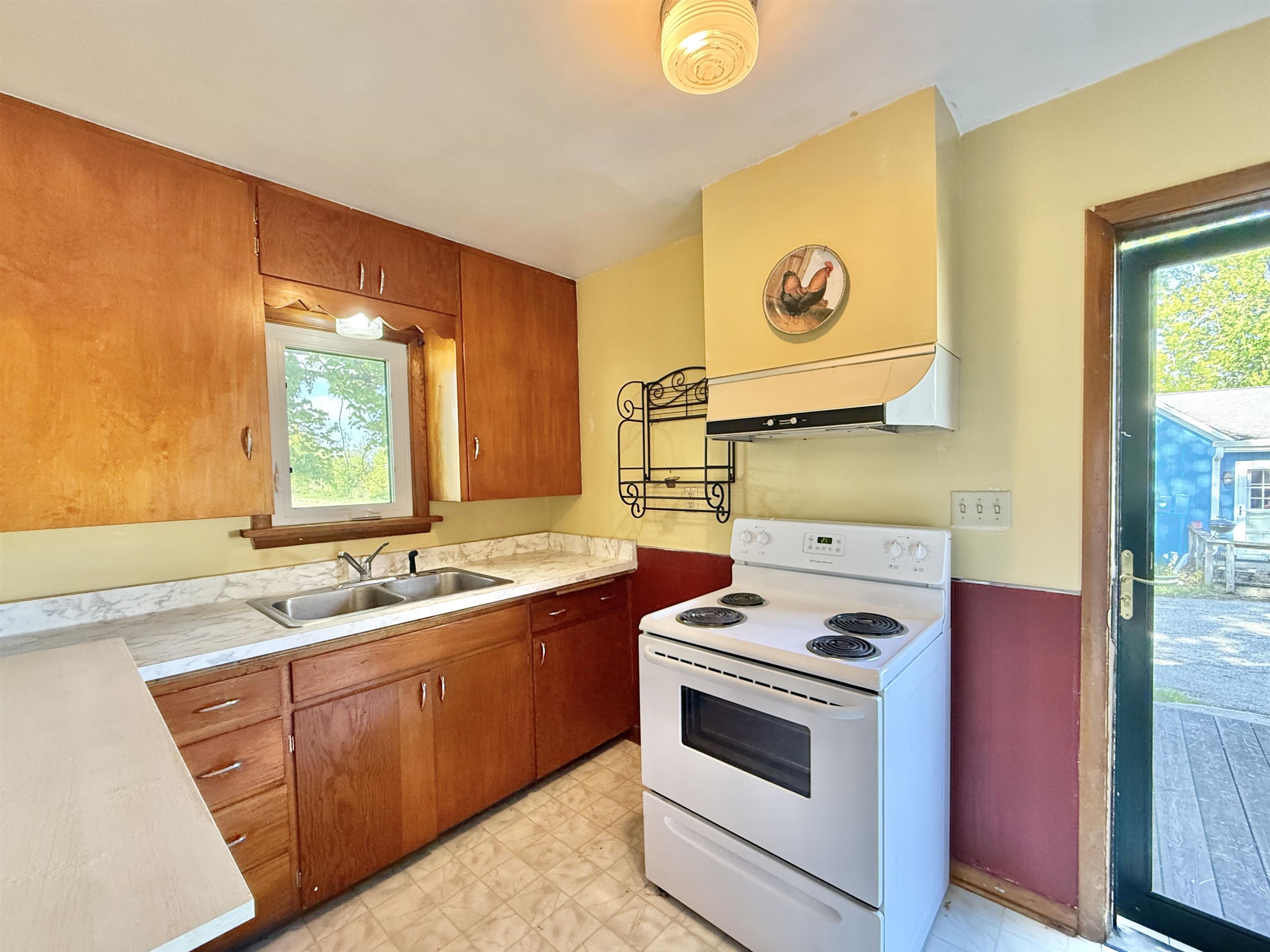 8403 E Highway 67