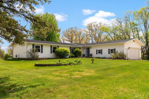 Photo of S1793 Stevens Court, Wisconsin Dells, WI 53965 (MLS # 2021531)