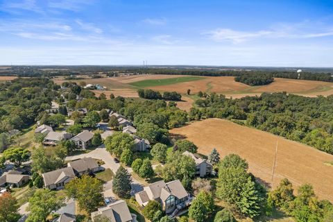 Photo of 414 Clearview Court, Janesville, WI 53548 (MLS # 2009270)