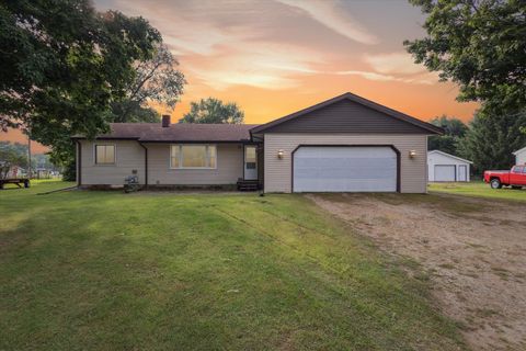 Photo of N2751 County Road GG, Brodhead, WI 53520 (MLS # 2004318)