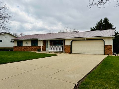 Photo of 2721 3rd Avenue, Monroe, WI 53566 (MLS # 2020473)