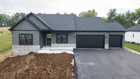 Photo of 407 Ridge Court, Orfordville, WI 53576 (MLS # 2023059)