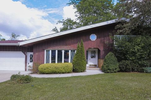 Property photo of 507 Park View Drive, Mount Horeb, WI 53572