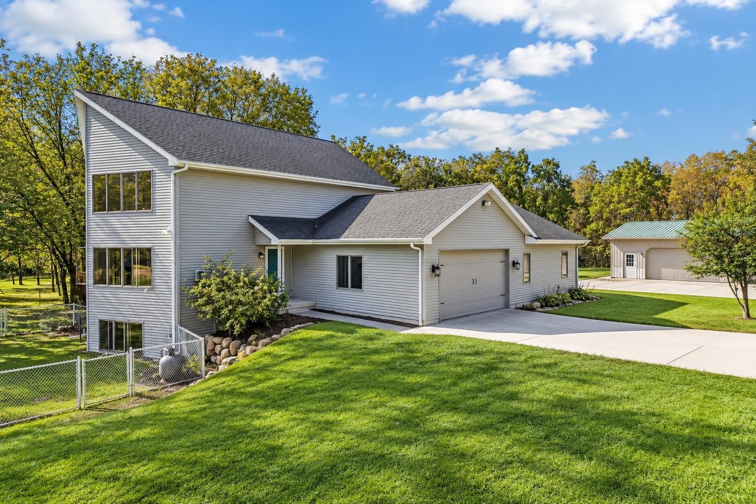 4805 Schneider Drive