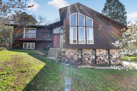Photo of 501 Ozark Trail, Madison, WI 53705 (MLS # 2021915)