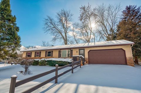 Photo of 1268 Jamesway, Fort Atkinson, WI 53538 (MLS # 2015362)