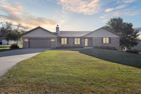 Photo of 224 Winesap Court, Janesville, WI 53548 (MLS # 2008393)