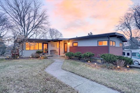 Photo of 816 N Osborne Avenue, Janesville, WI 53548 (MLS # 2018103)