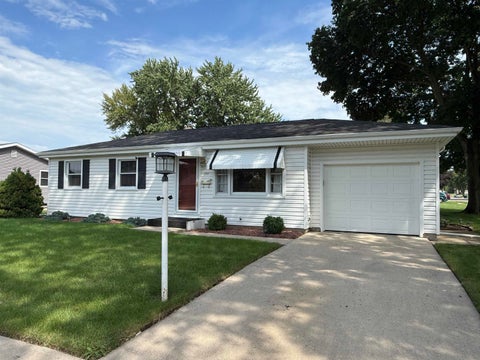 Photo of 1551 S Grant Avenue, Janesville, WI 53546 (MLS # 2032076)