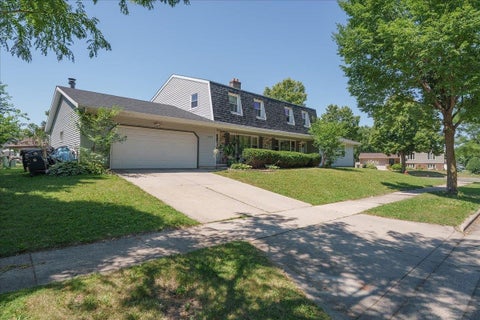 Photo of 5201 Trafalger Place, Madison, WI 53714 (MLS # 2028674)