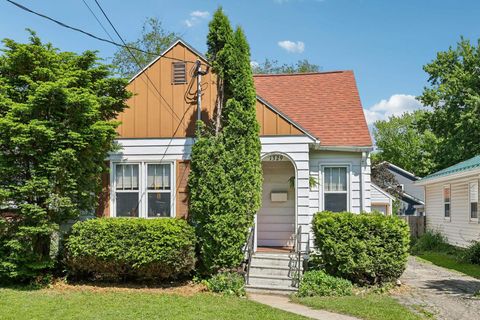 Photo of 1329 N Sherman Avenue, Madison, WI 53704 (MLS # 2024481)