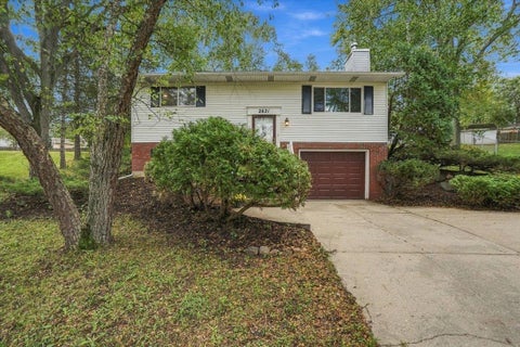 Photo of 2621 Mission Circle, Madison, WI 53713 (MLS # 2033349)