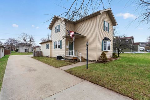 Photo of 1931 S Willard Avenue, Janesville, WI 53546 (MLS # 2020497)