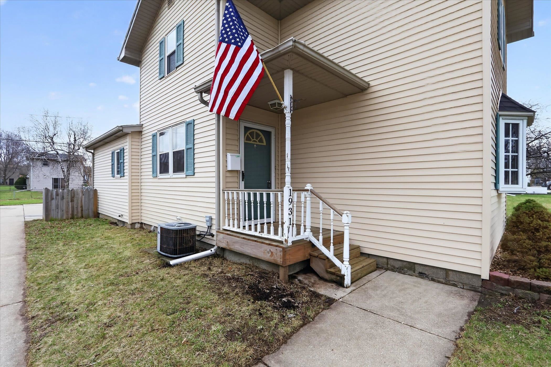 1931 S Willard Avenue