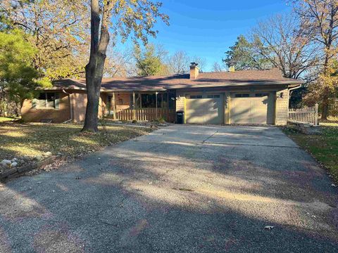 Photo of 1821 Arrowhead Drive, Beloit, WI 53511 (MLS # 2011521)