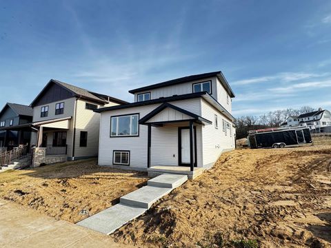 Photo of 448 Gunderson Drive, Portage, WI 53901 (MLS # 2019836)