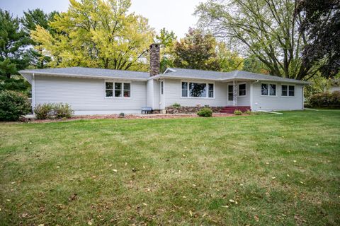 Photo of 1100 Division Street, Mauston, WI 53948 (MLS # 2014662)