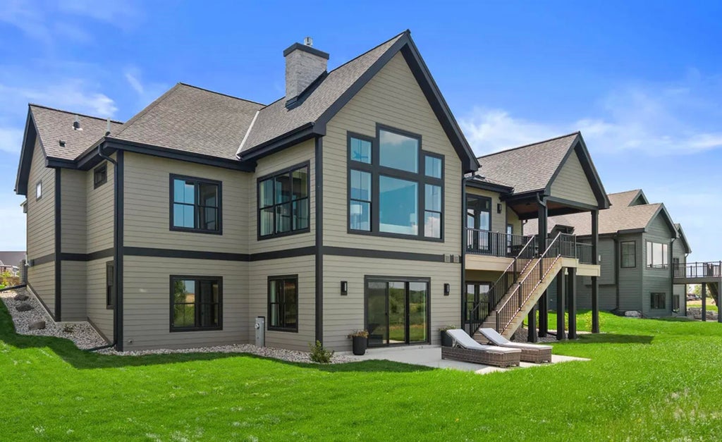 752456635 Real Estate Search