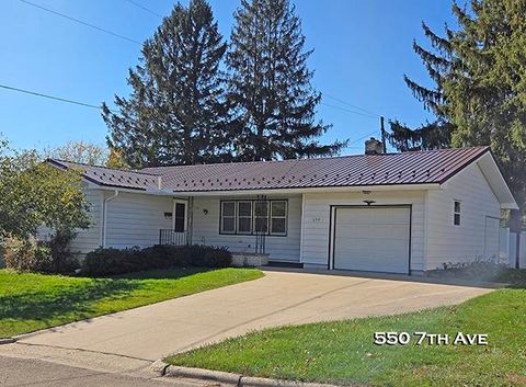 Photo of 550 7th Avenue, Platteville, WI 53818 (MLS # 2011627)